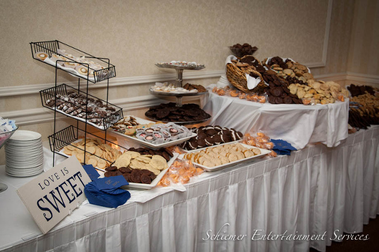 Cute Wedding Reception Signs Cookies